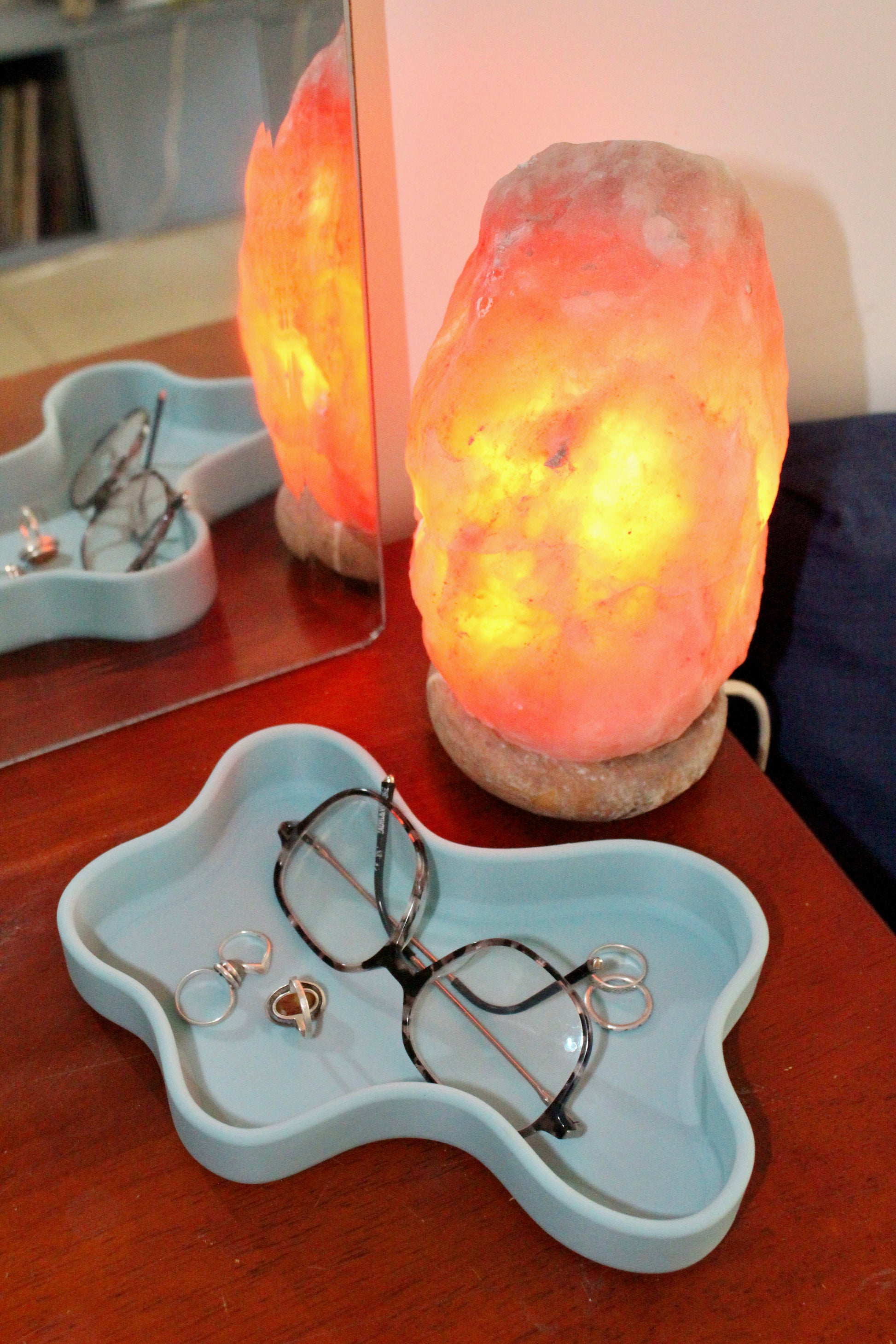 vide-poche bleu ciel, coupelle design entrée, rangement entrée déco, objet déco pastel, coupelle matériau végétal recyclé, accessoire entrée moderne