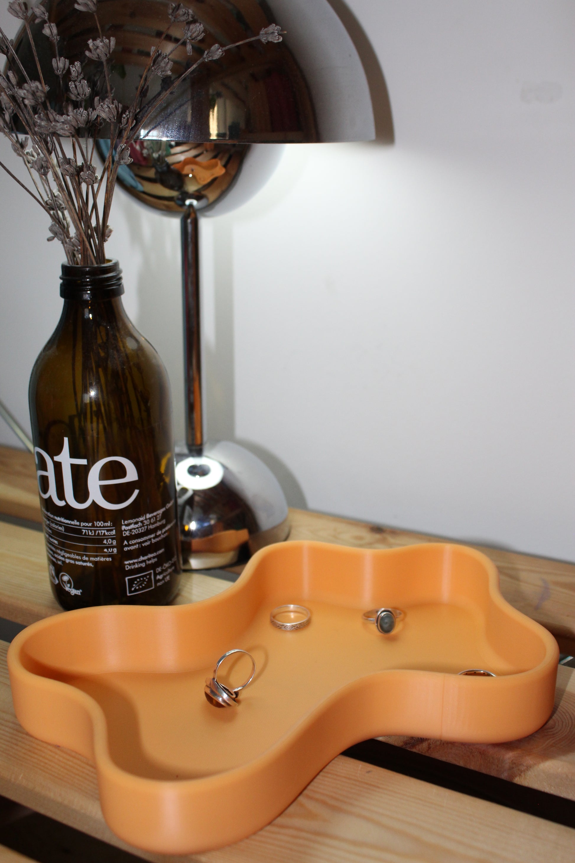 vide-poche orange, coupelle orange design, rangement bijoux moderne, décoration colorée, accessoire déco orange