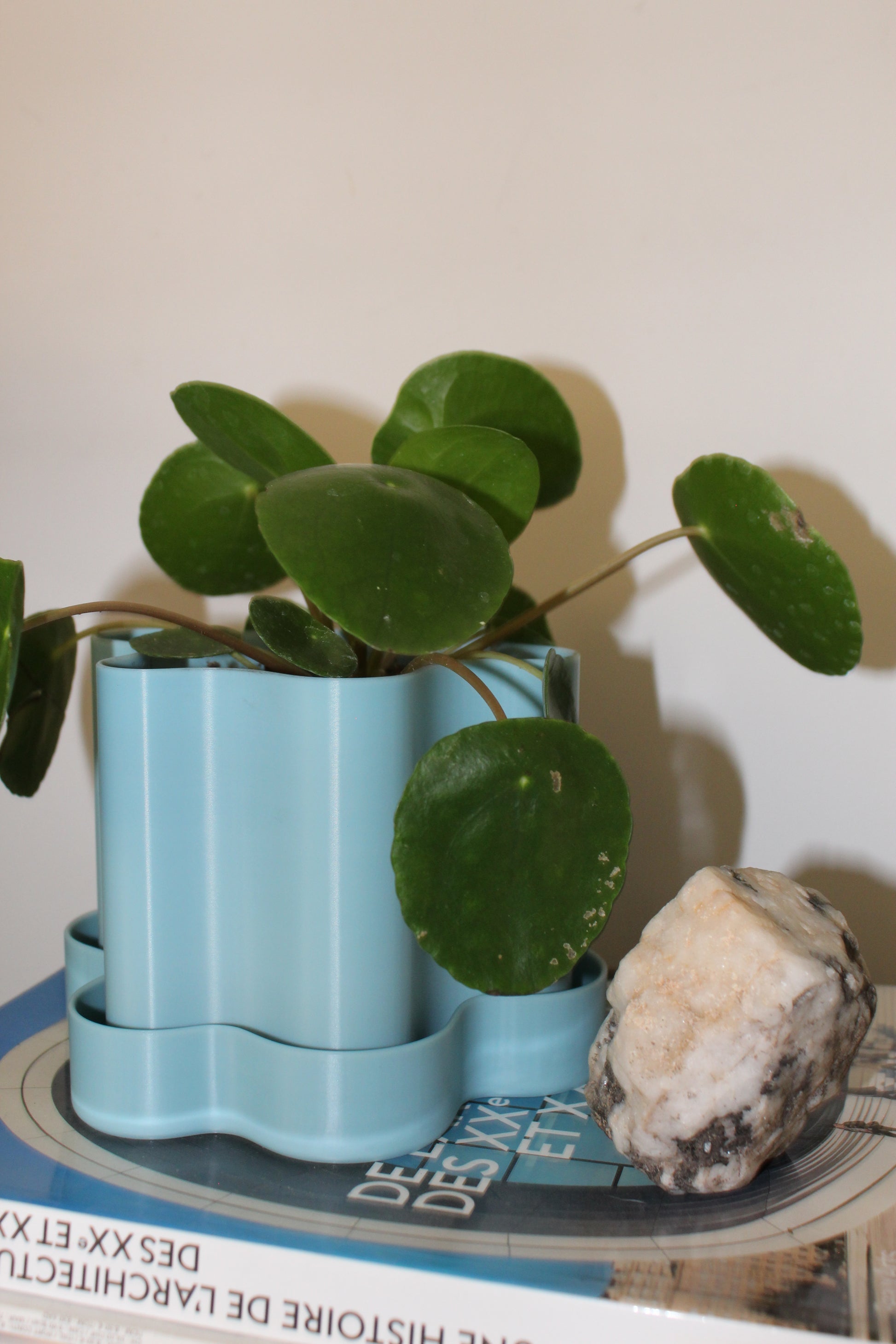 Pot de fleur bleu pastel design, objet déco, plante, impression 3D, artisanat francais, écoresponsable, slow design, matériau végétal recyclé